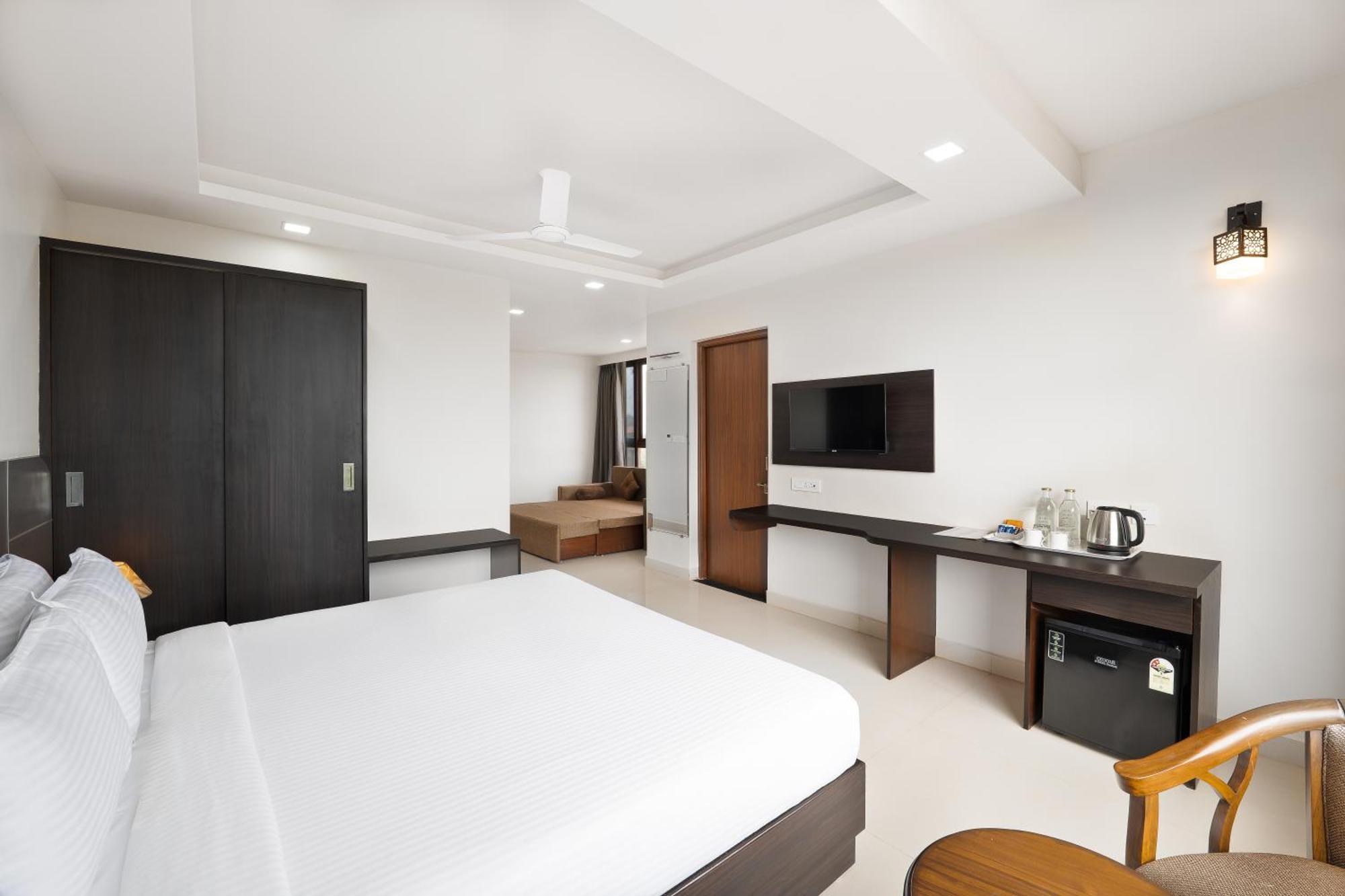 Bsg Porvorim Regency Hotel Goa Buitenkant foto